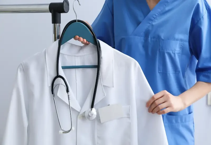 healthcare uniform maintain